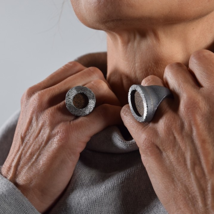 4 Colley Rachel_Sha-green rings_2019(on body)